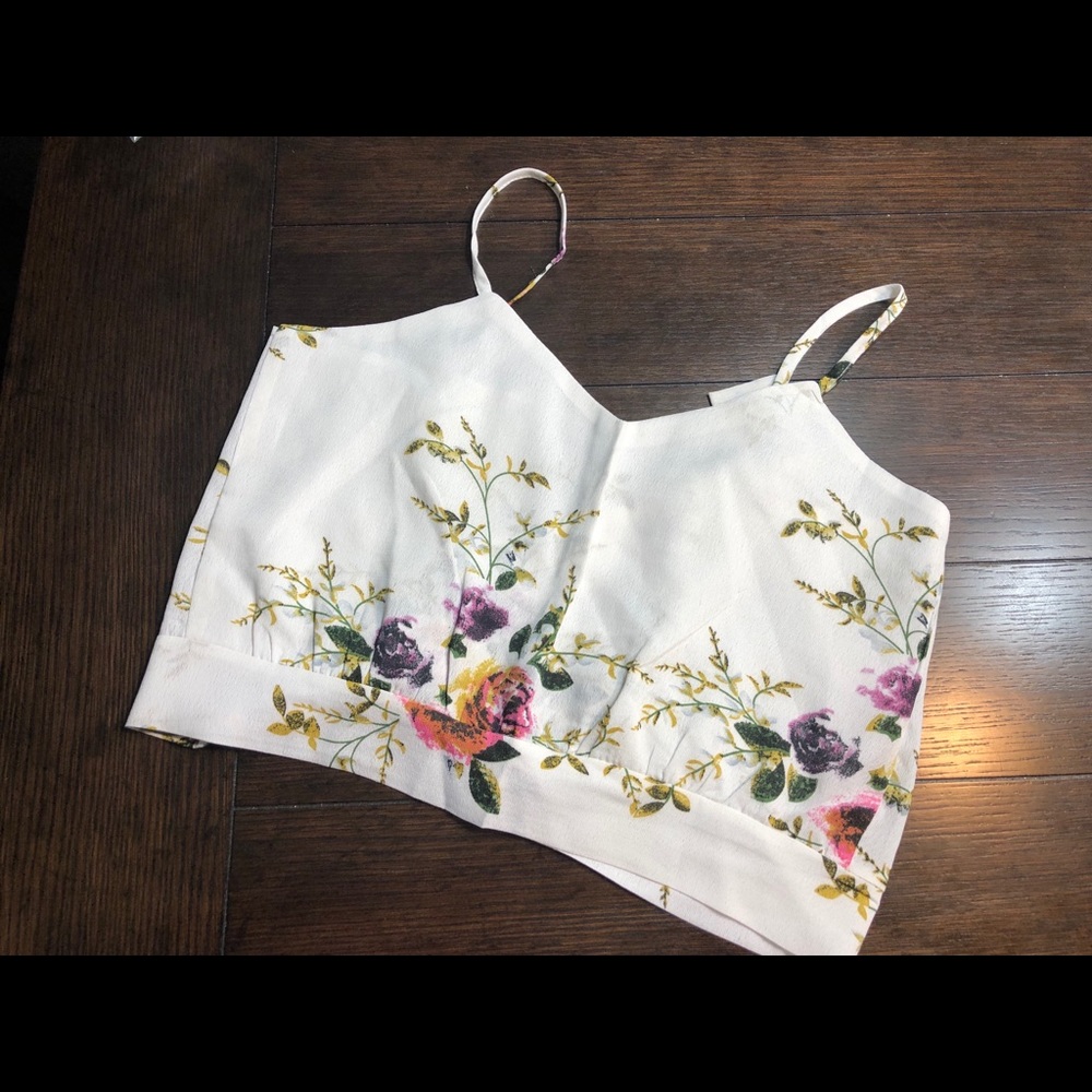 NEW White Floral Crop Top - Picture 6 of 7